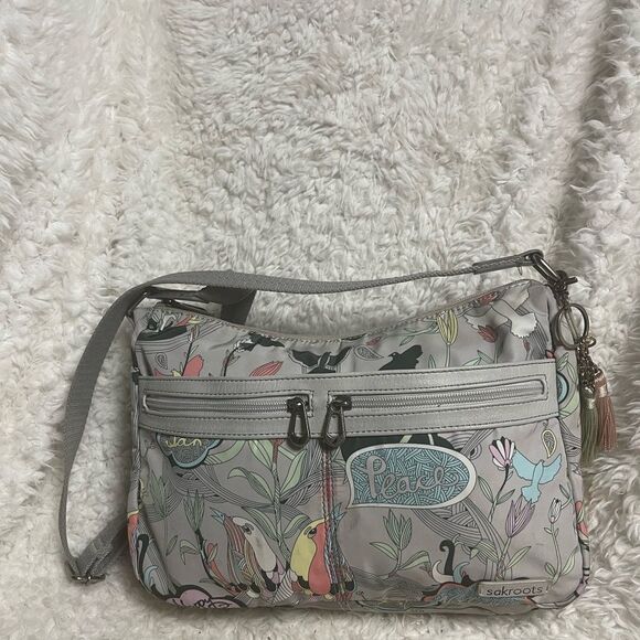 The Sak Sakroots Artist Circle fabric gray Shoulder/Crossbody. - Picture 1 of 8